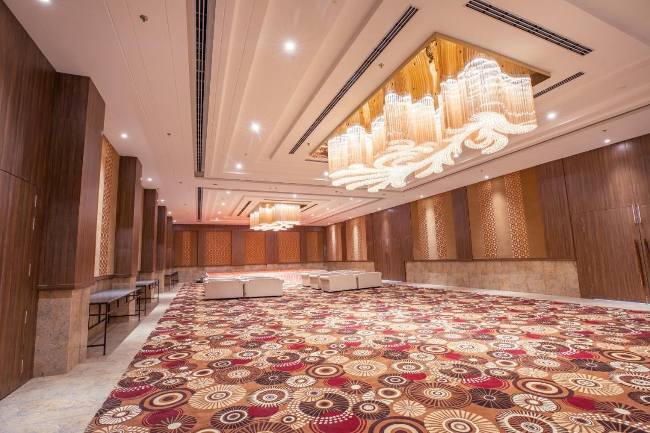 The Lalita Grand Mathura- Vrindavan Eksteriør billede