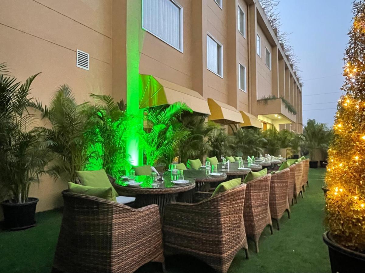 The Lalita Grand Mathura- Vrindavan Eksteriør billede