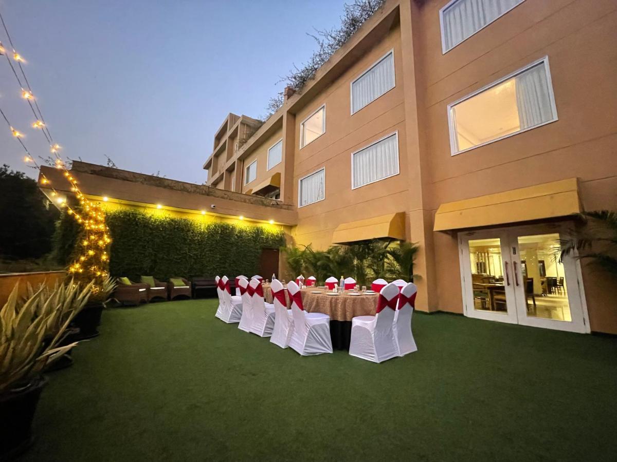 The Lalita Grand Mathura- Vrindavan Eksteriør billede