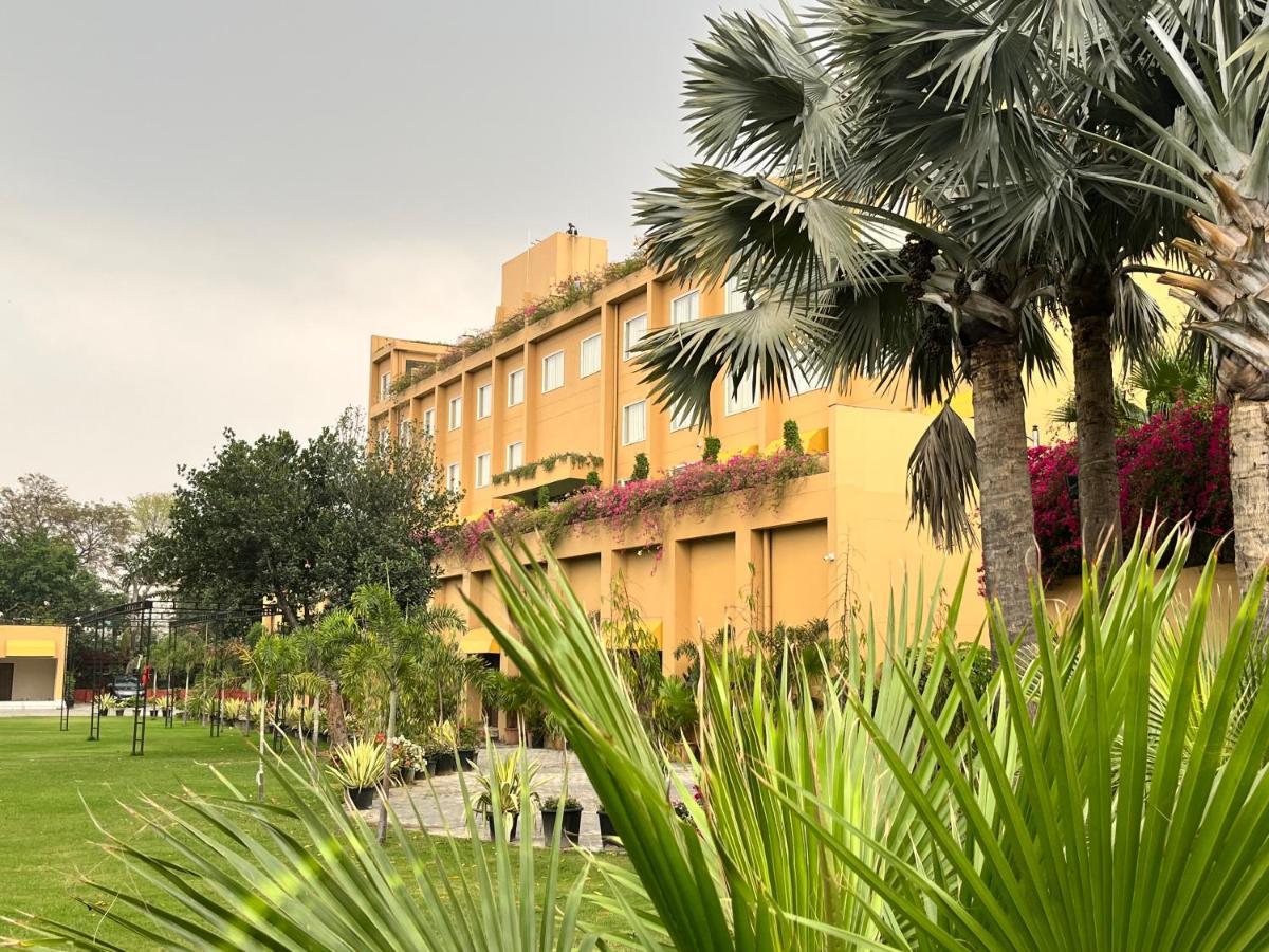 The Lalita Grand Mathura- Vrindavan Eksteriør billede