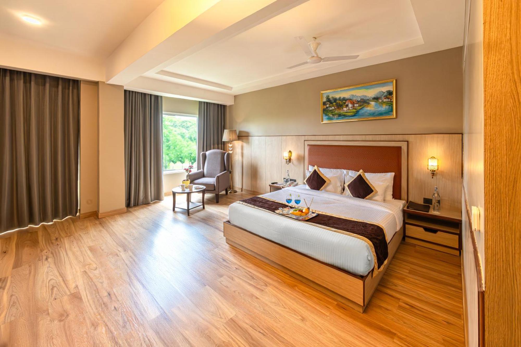 The Lalita Grand Mathura- Vrindavan Eksteriør billede